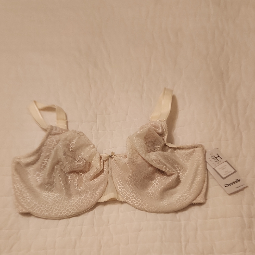 Chantelle Ivory Lace Bra